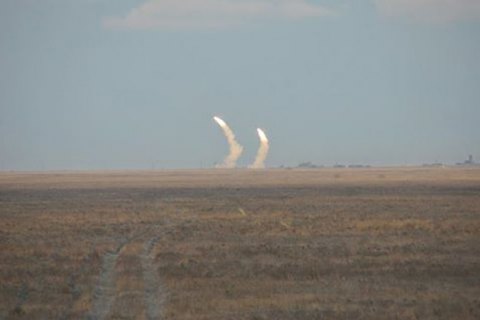 На ракетных учениях у Крыма резервный день