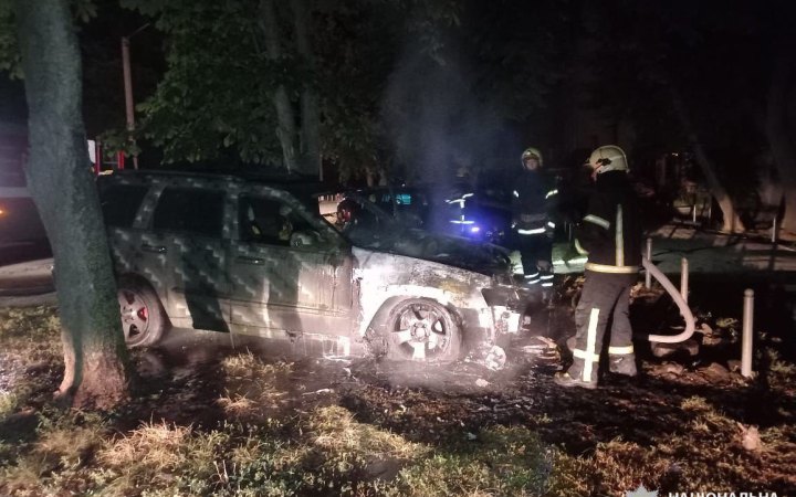 ​Поліція затримала підозрюваних у підпалі автомобіля у Харкові