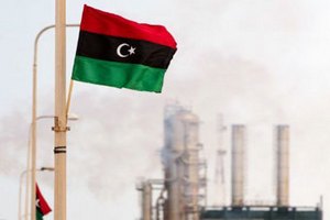 Итальянцы возобновили добычу нефти в Ливии