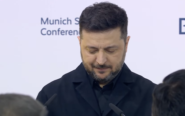 Зеленський у Мюнхені: перед війною я відправив Залужного до США з проханням дати зброю, йому сказали "копати траншеї"