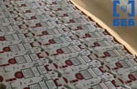 На Чернігівщині вилучили понад 20 тон сировини та обладнання для “кримінальних” цигарок