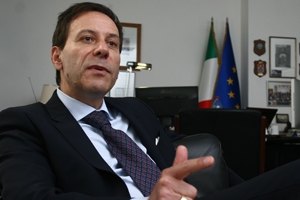 Посол Италии уверяет, что проблем с визами больше не будет