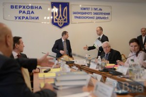 "Регионалы" хотят, чтобы Тимошенко лично подала прошение о лечении за границей