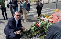 Посол Ізраїлю вшанував пам'ять жертв ракетного удару росіян по Вінниці 