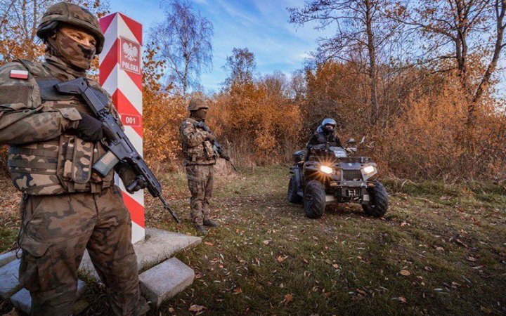 Польща дозволила силовикам застосовувати зброю на кордоні з Білоруссю