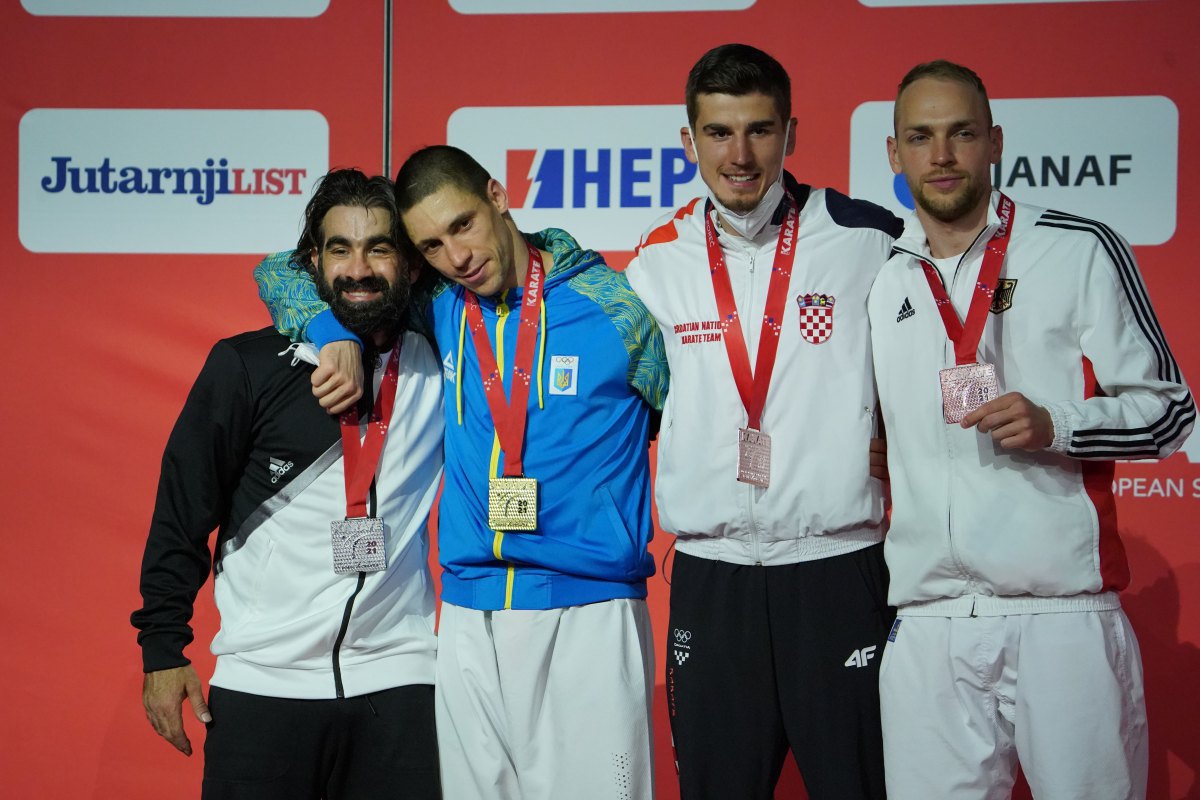 Станіслав Горуна з золотою медаллю Чемпіонату Європи 2021 року