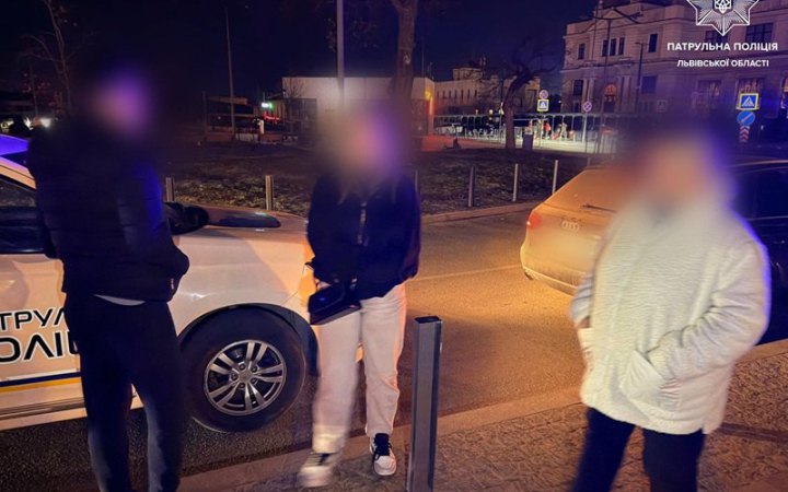 ​У Львові затримали тещу і зятя - за пропозицію хабаря патрульним та ігнорування рішення суду