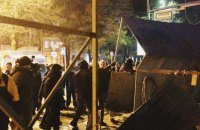 КГГА обжаловала решение суда, запрещающее сносить забор на месте Сенного рынка