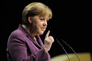 Меркель не знайшла на карті столицю Німеччини