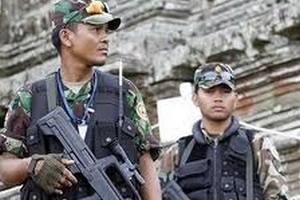 Тайські бойовики погрожують розправою тим, хто працює в п'ятницю