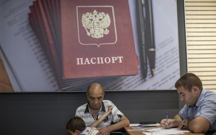 У Рубіжному окупанти залишають на роботі лише громадян з паспортом РФ