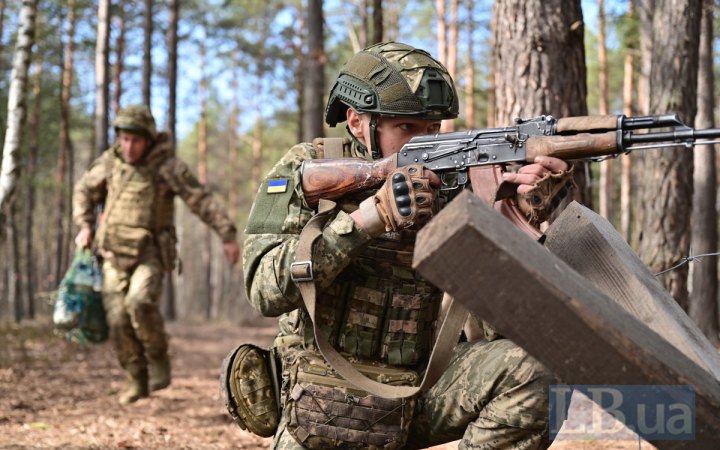 Лазери, VR, тренажери й кілхауси: як в Україні готують рекрутів на п’ятий рік повномасштабного вторгнення