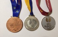 Зозуля виставив на продаж три медалі для оплати відпочинку дітей учасників АТО