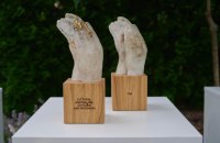 ​Авторка LB.ua Юлія Манукян тримала відзнаку премії  Women in Arts 2025
