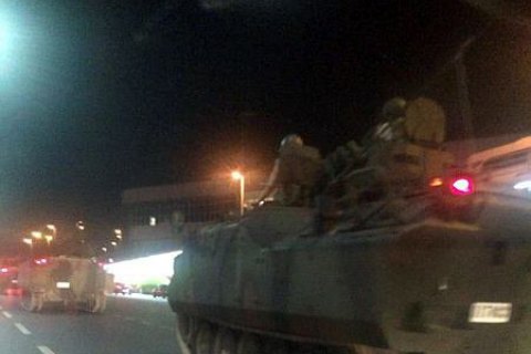 ​В Турции задержали военных, пытавшихся захватить отель Эрдогана