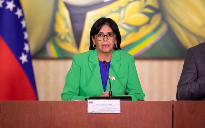 АР: тимчасова венесуельська лідерка Делсі Родрігес роками була "пріоритетною ціллю" США 