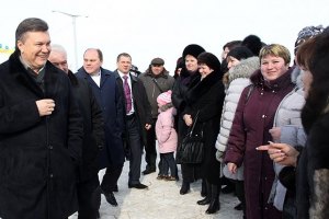 Янукович віддасть бідним свої 16 млн грн за книги
