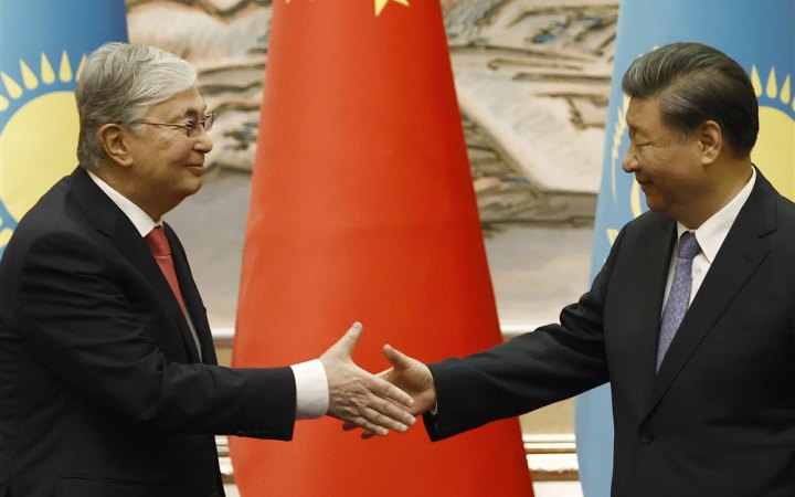 Лідери центральноазіатських держав зібралися у Китаї, аби пообіцяти Cі Цзіньпіну “міцну” дружбу