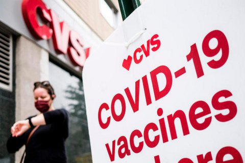 Минздрав планирует запустить вакцинацию в аптеках