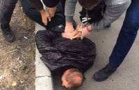 На Київській обласній митниці провели затримання серед "горіхової мафії"