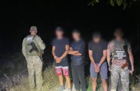 Двоє чоловіків за "послугу" нелегального перетину кордону планували "розплатитися" працею