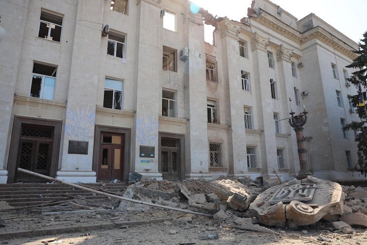 Будівля Херсонської ОДА пошкоджена