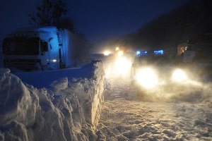 В Прикарпатье из сугробов вытащили почти 500 автомобилей