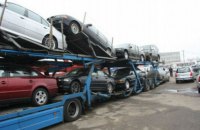 Более тысячи конфискованных автомобилей на еврономерах передали в район боевых действий на Донбассе