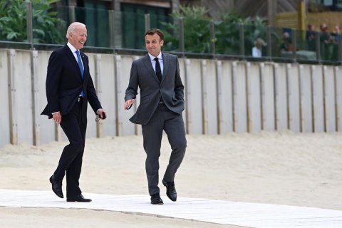 Байден назвал "неуклюжими" действия США по отношению к Франции по "делу субмарин"