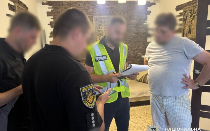 На Хмельниччині викрили підпільну друкарню, де виготовляли "липові" документи для чоловіків