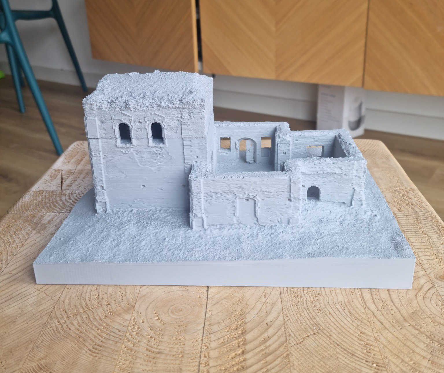 Макет Троїцької церкви у селі Гостролуччя на Київщині