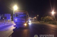 В Харькове грузовик сбил двух детей, они госпитализированы с тяжелыми травмами 