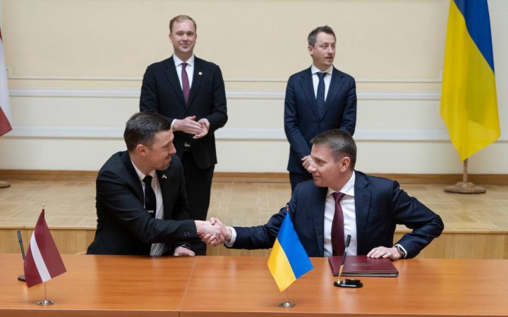 Україна та Латвія погодили взаємне визнання та обмін посвідчень водія
