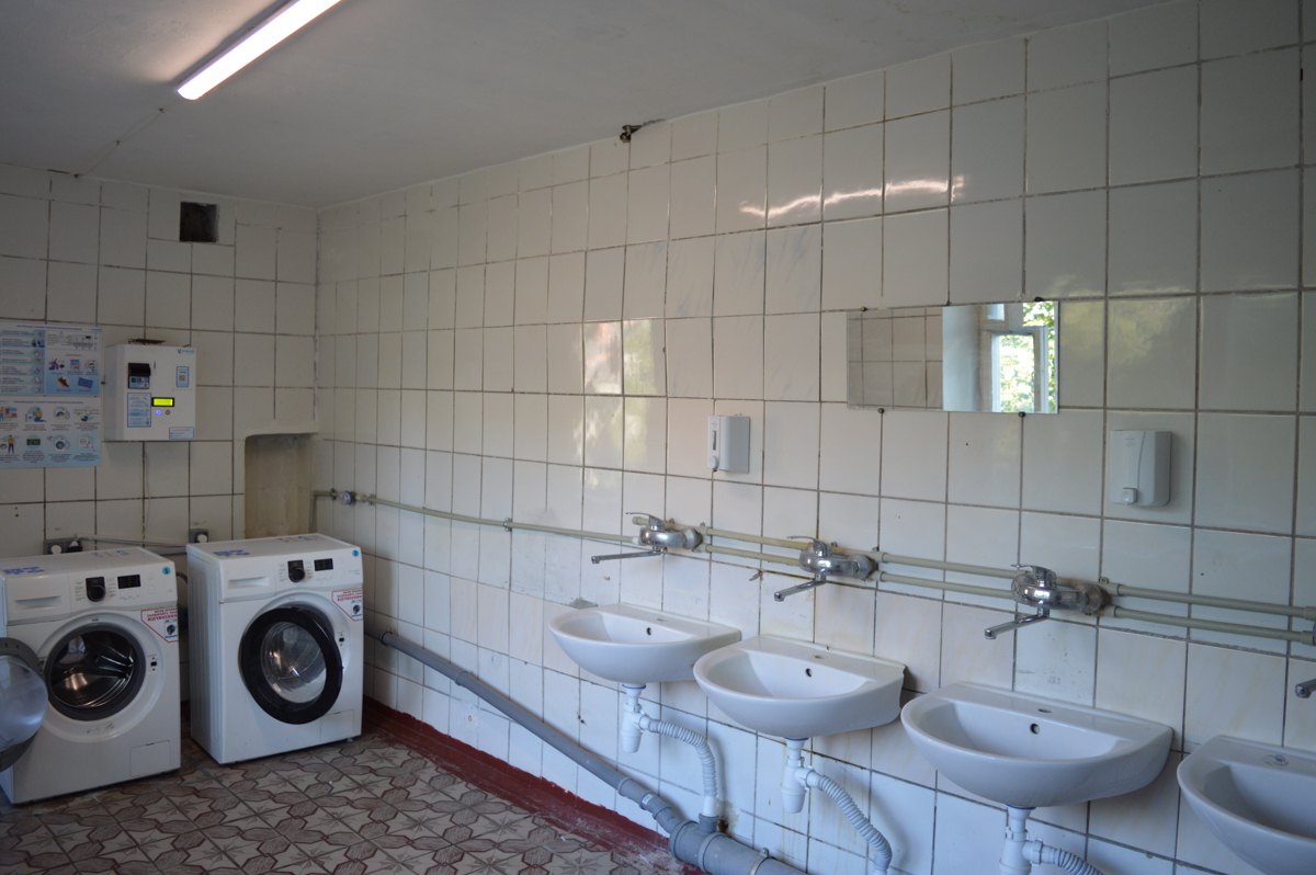 Гуртожиток-кампус КНЕУ по вул. Марії Капніст у Києві.