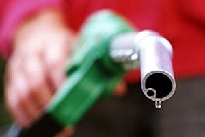 Акцизи на бензин прив'яжуть до нафти в Лондоні