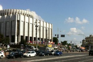 Вчинено напад на автобус "Останньої барикади"