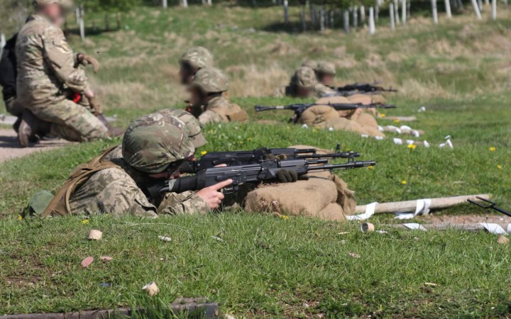 В Україні готують фахівців для 30 іноземних зразків військової техніки, – генерал Таран