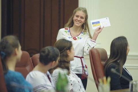 3 млн українців отримали біометричні закордонні паспорти