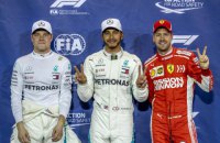 Формула-1: гонщики "Мерседес" сделали дубль в квалификации заключительного Гран-При сезона в Абу-Даби