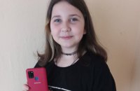 Бійці 93-ї ОМБр повернули 10-річній Іванці з Тростянця вкрадену окупантом мобілку