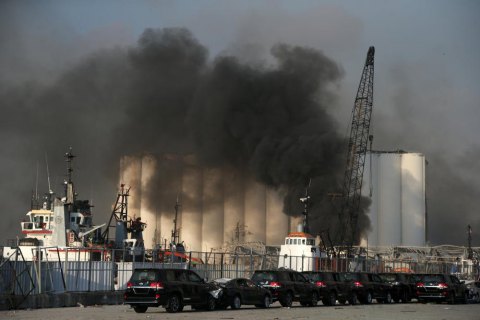 В порту Бейрута обнаружили почти 80 контейнеров с опасными химическими веществами