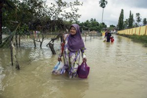 В Малайзии из-за наводнения эвакуированы 100 тыс. человек 