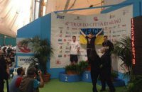 Украинский пловец, победив в Италии, призвал к миру