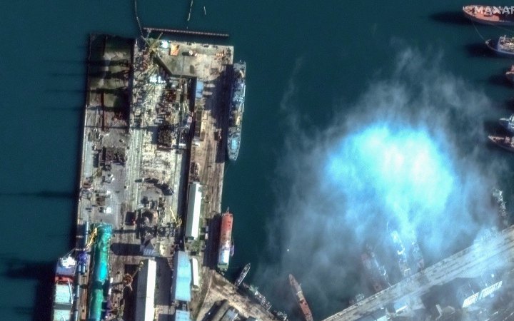 З'явилися супутникові фото знищеного великого десантного корабля "Новочеркаськ"