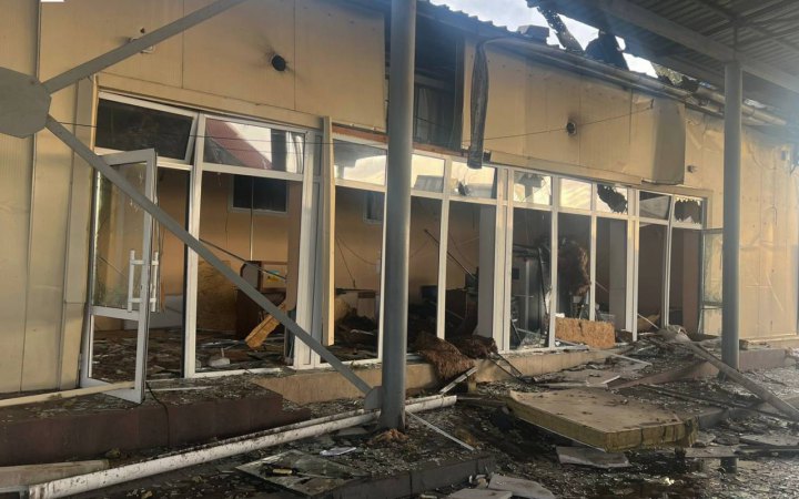 Кулеба: ворог послідовно намагається бити по українській логістиці та економіці