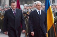 ​Янукович встречается «с глазу на глаз» с Тадичем