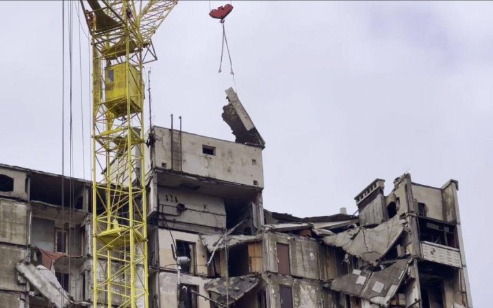 У Харкові демонтують три пошкоджених росіянами будинки