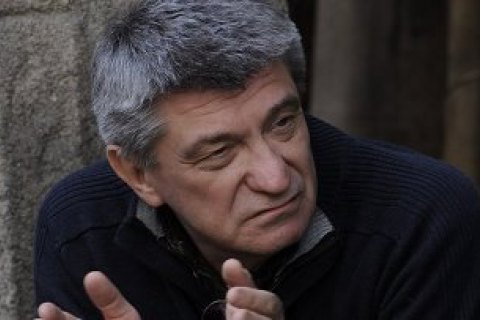 Российский кинорежиссер Сокуров призвал Порошенко освободить всех россиян "без всяких условий"