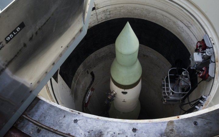 Чиновники відмовляють Трампа проводити підрив атомної бомби