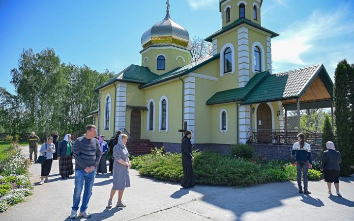 ​На Київщині громада вирішила перейти до ПЦУ, однак священник УПЦ не віддав ключі від храму (ФОТОРЕПОРТАЖ)